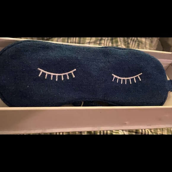 Cute Eyelash themed sleep mask - brand new in box - Picture 4 of 5